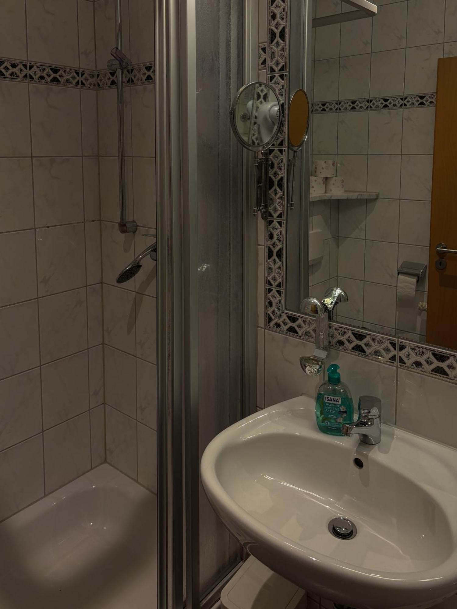 Stadthotel Kolpinghaus - Vier Ecken Werne Buitenkant foto
